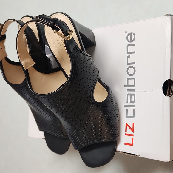 Liz Claiborne memory foam sandals - Picture 3 of 9